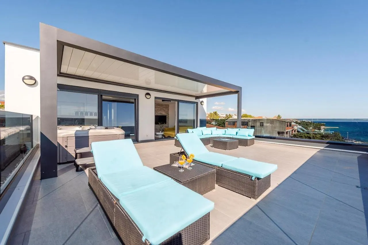 Mediteran Luxury Penthouse With Jacuzzi Mandre Croatia