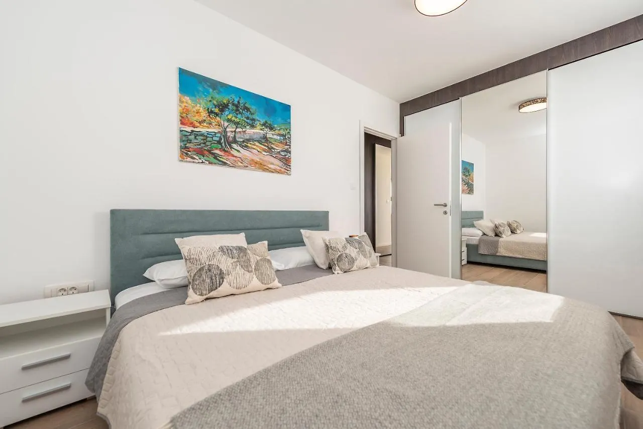 Mediteran Luxury Penthouse With Jacuzzi Mandre 0*,  Croatia