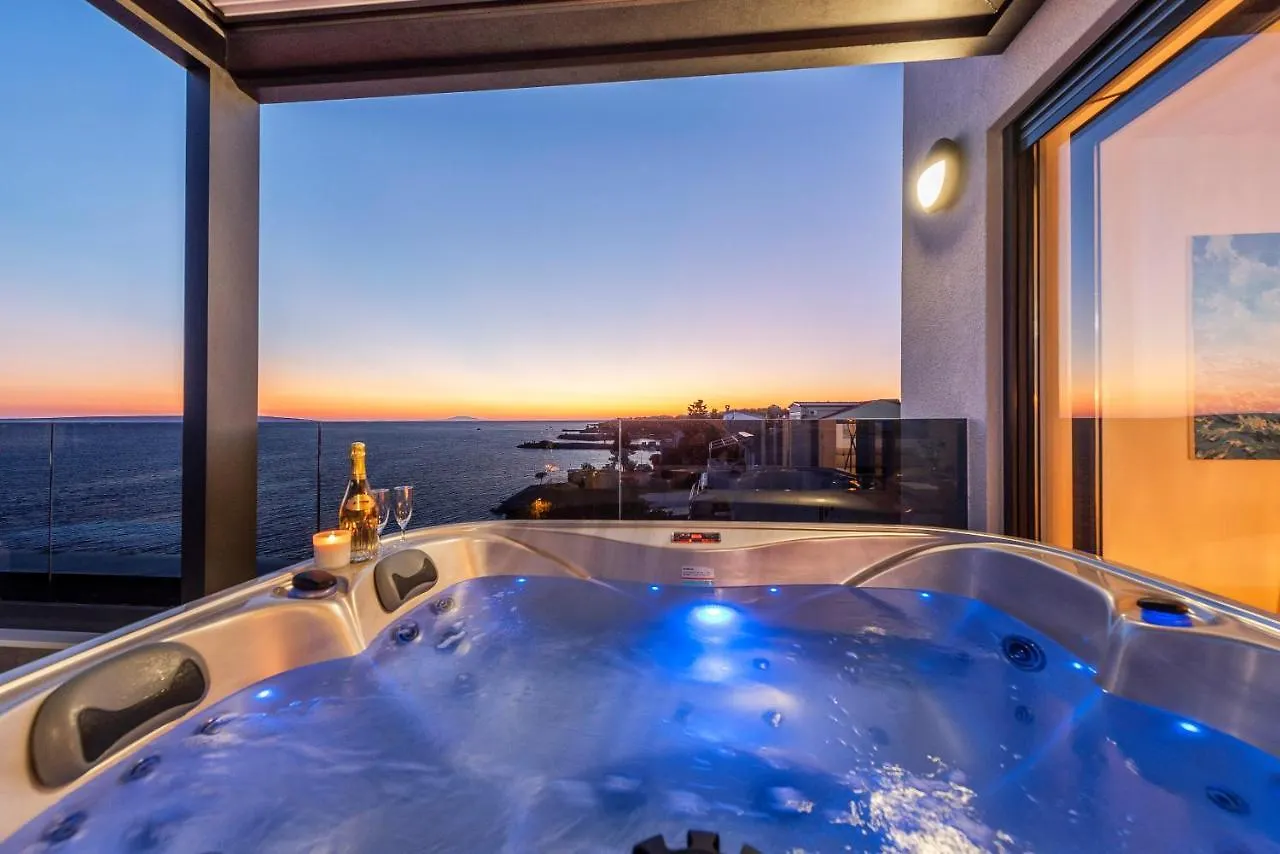 Mediteran Luxury Penthouse With Jacuzzi Mandre