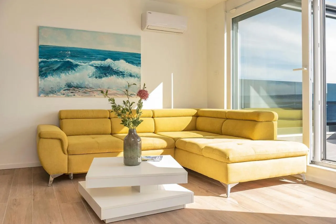 Mediteran Luxury Penthouse With Jacuzzi Mandre Apartment