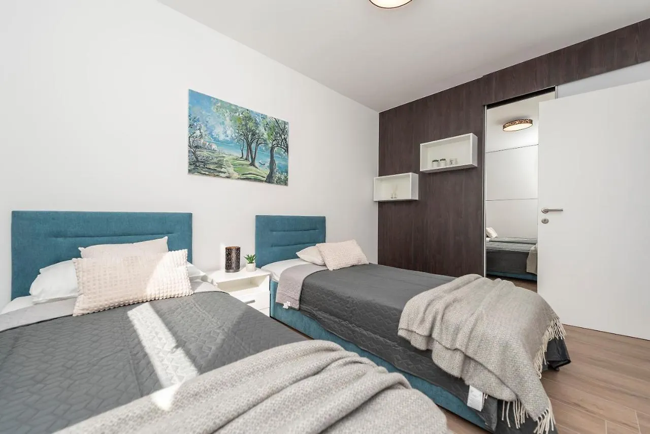 Apartment Mediteran Luxury Penthouse With Jacuzzi Mandre