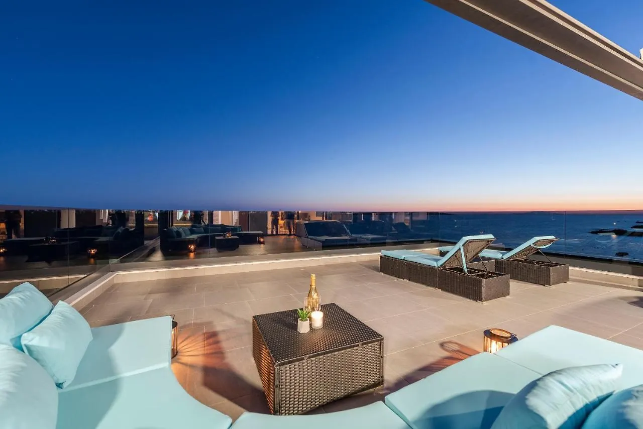 Mediteran Luxury Penthouse With Jacuzzi Mandre Apartment