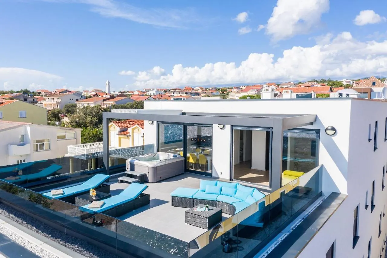 Mediteran Luxury Penthouse With Jacuzzi Mandre Apartment