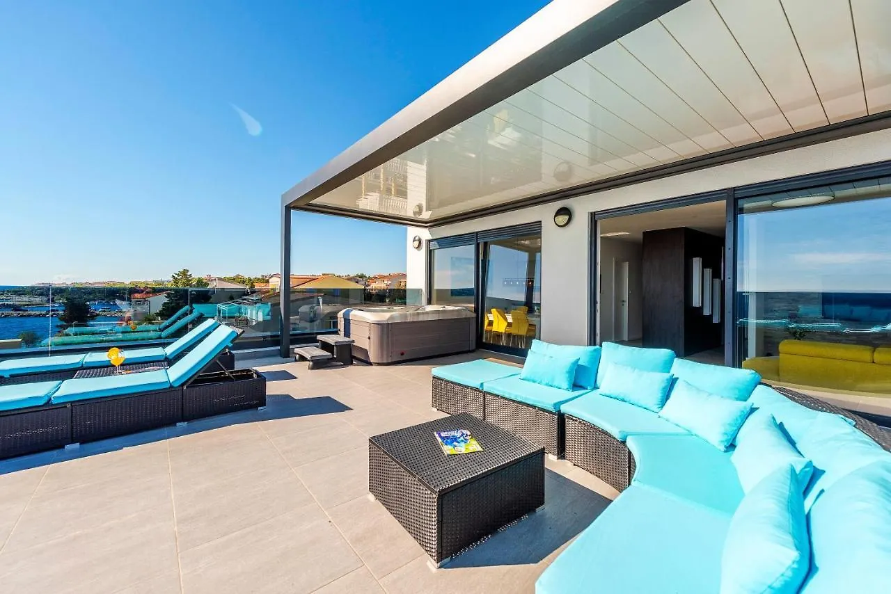 Apartment Mediteran Luxury Penthouse With Jacuzzi Mandre