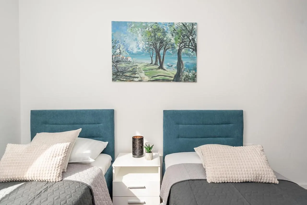 Mediteran Luxury Penthouse With Jacuzzi Mandre 0*,  Croatia