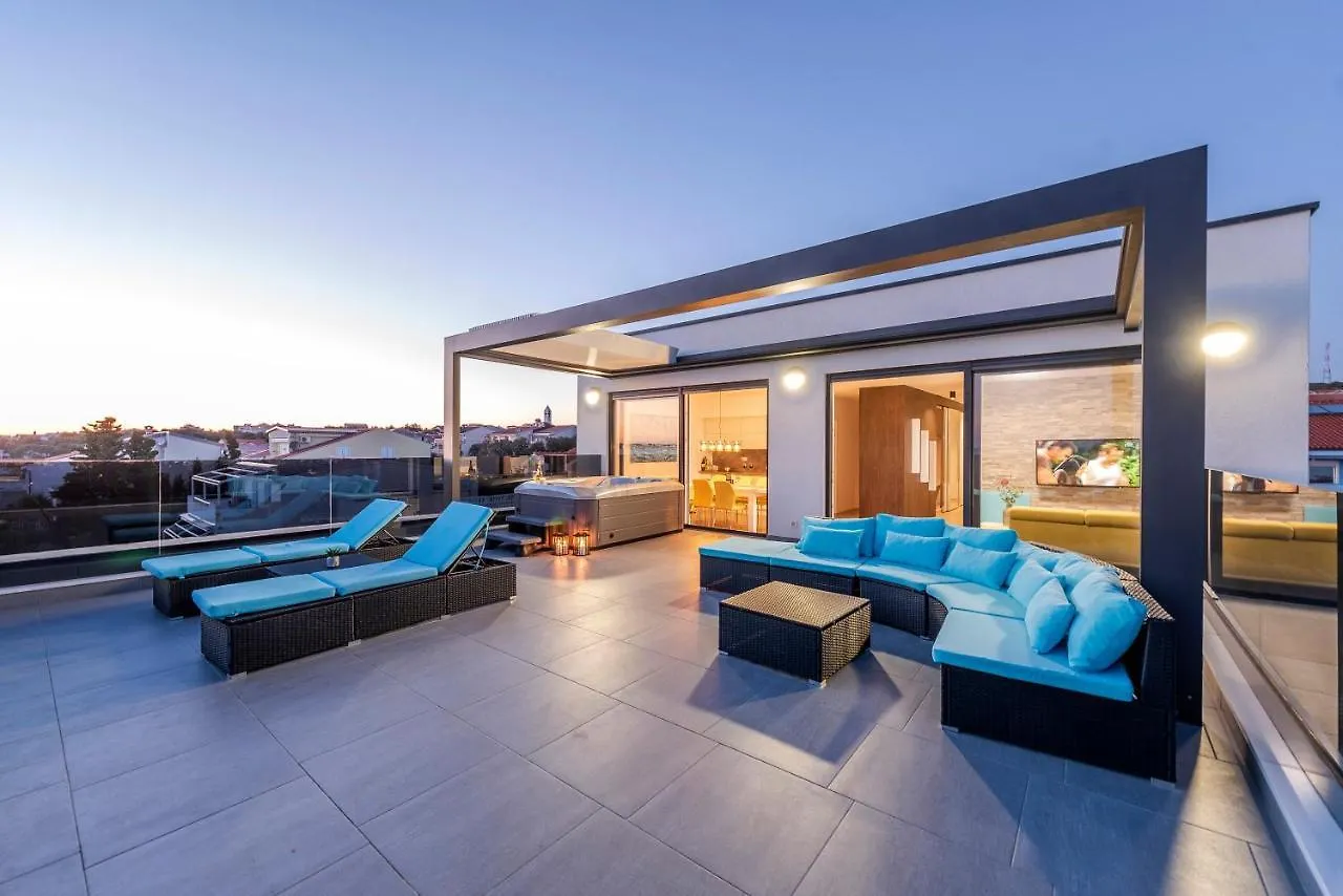 Mediteran Luxury Penthouse With Jacuzzi Mandre Apartment